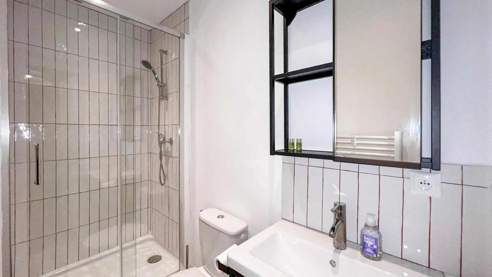 Le Mourillon - Rue Lamalgue - 4 Couchages - 200 Metres Des Plages - Wifi Toulon
